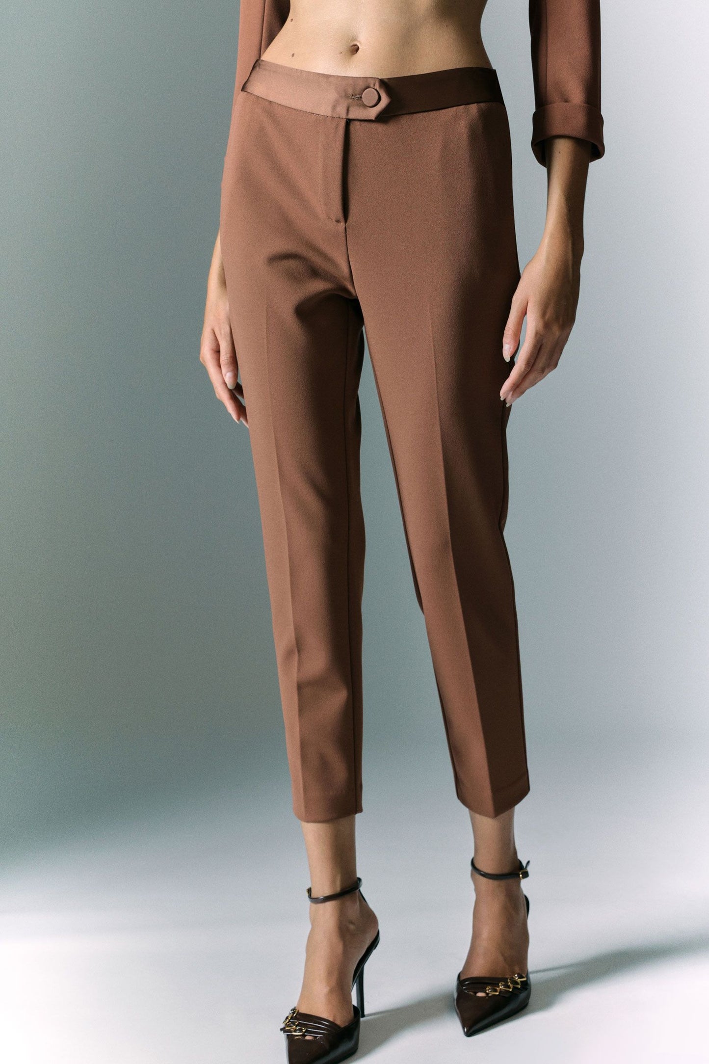 Pantaloni sartoriali a sigaretta