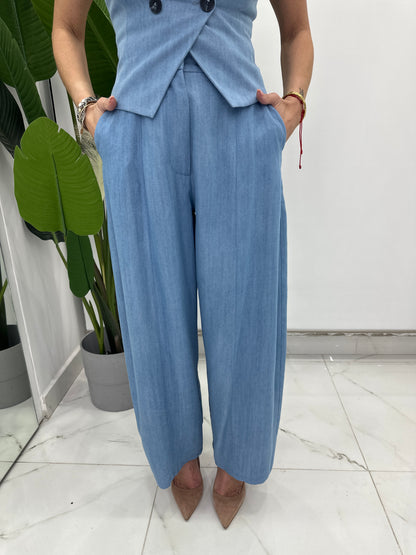 Jeans ampi a vita alta con cuciture frontali
