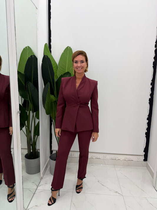 Blazer monopetto con spalle strutturate e collo rialzato