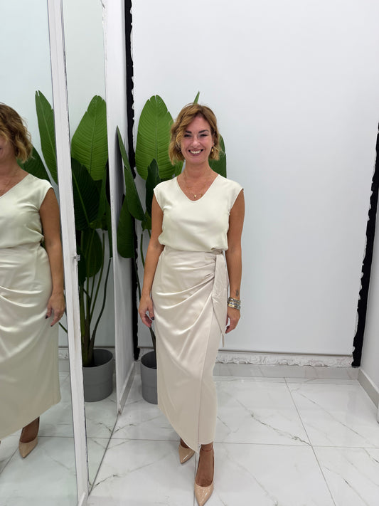 Gonna lunga con drappeggio e nodo laterale