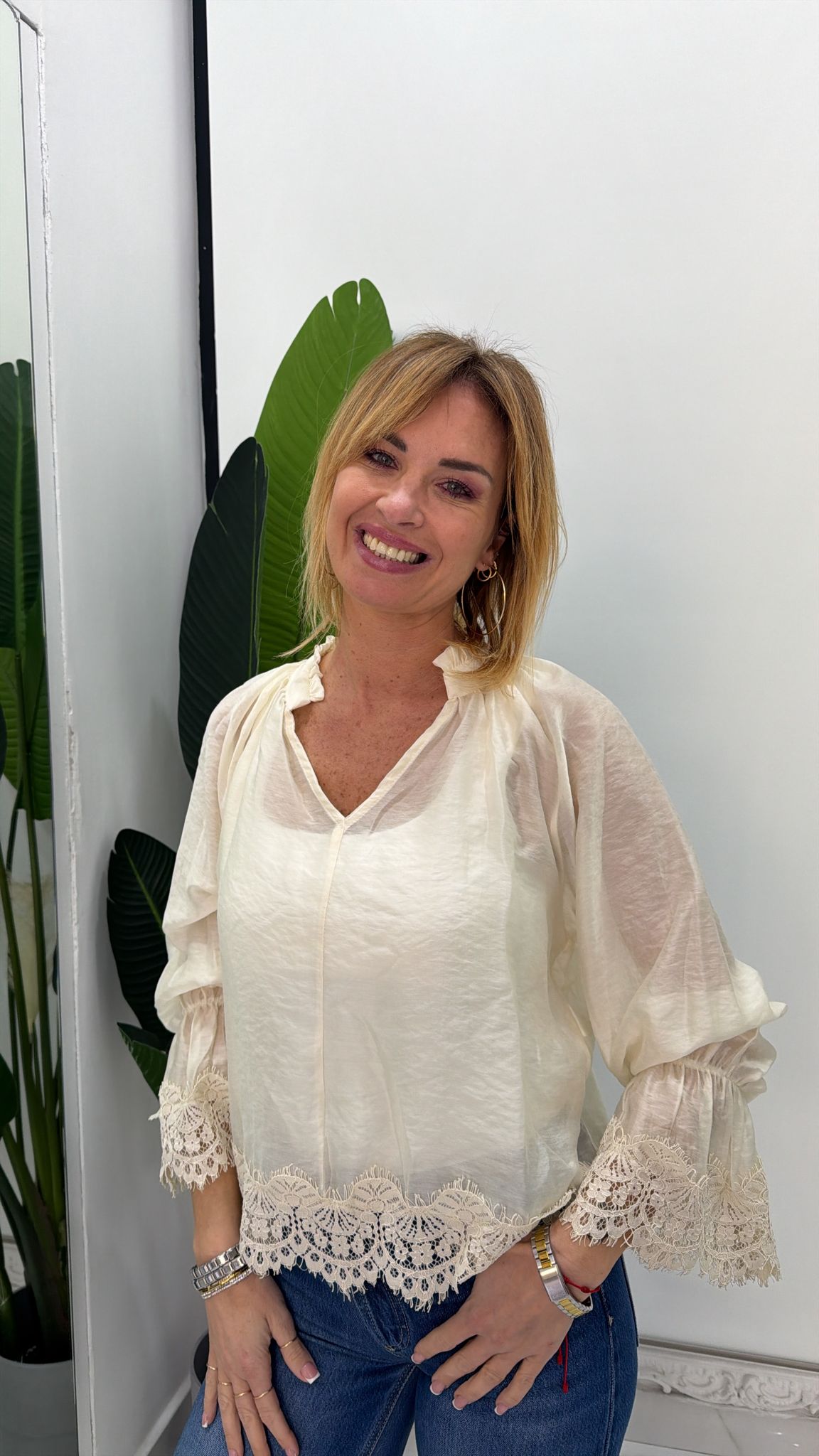 Blusa con Pizzo