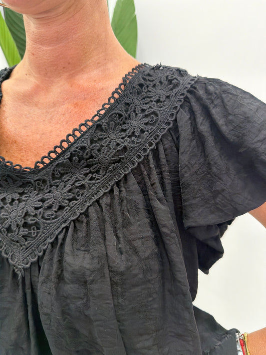 Maglia doppio scollo a v macramè