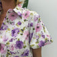 Camicia cropped a fiori con maniche corte