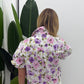 Camicia cropped a fiori con maniche corte
