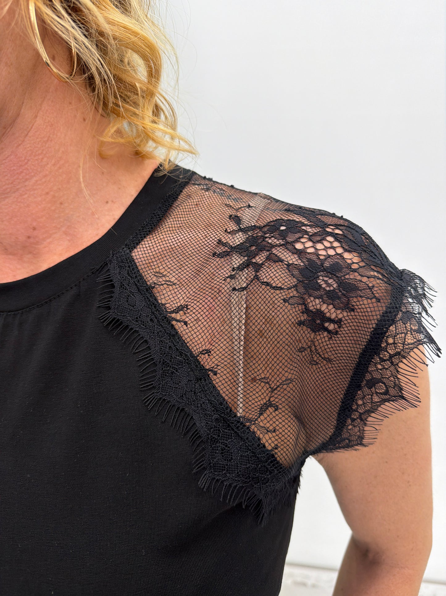 T-Shirt con Pizzo