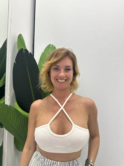 Top corto halter con spalline incrociate