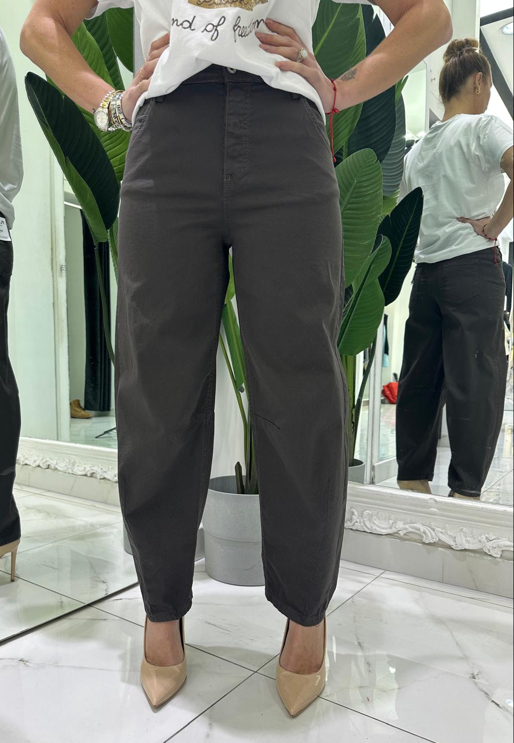Pantaloni ampi vita alta con tasche