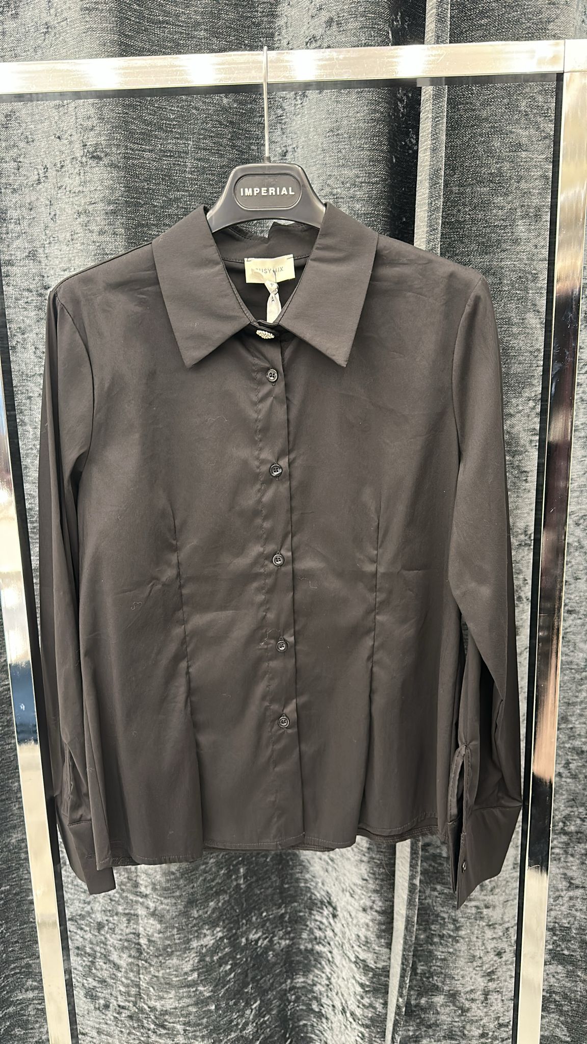 camicia con bottoni gioiello