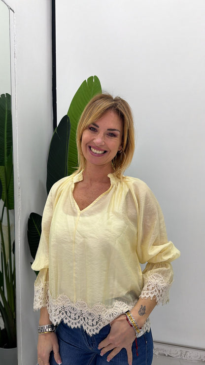 Blusa con Pizzo