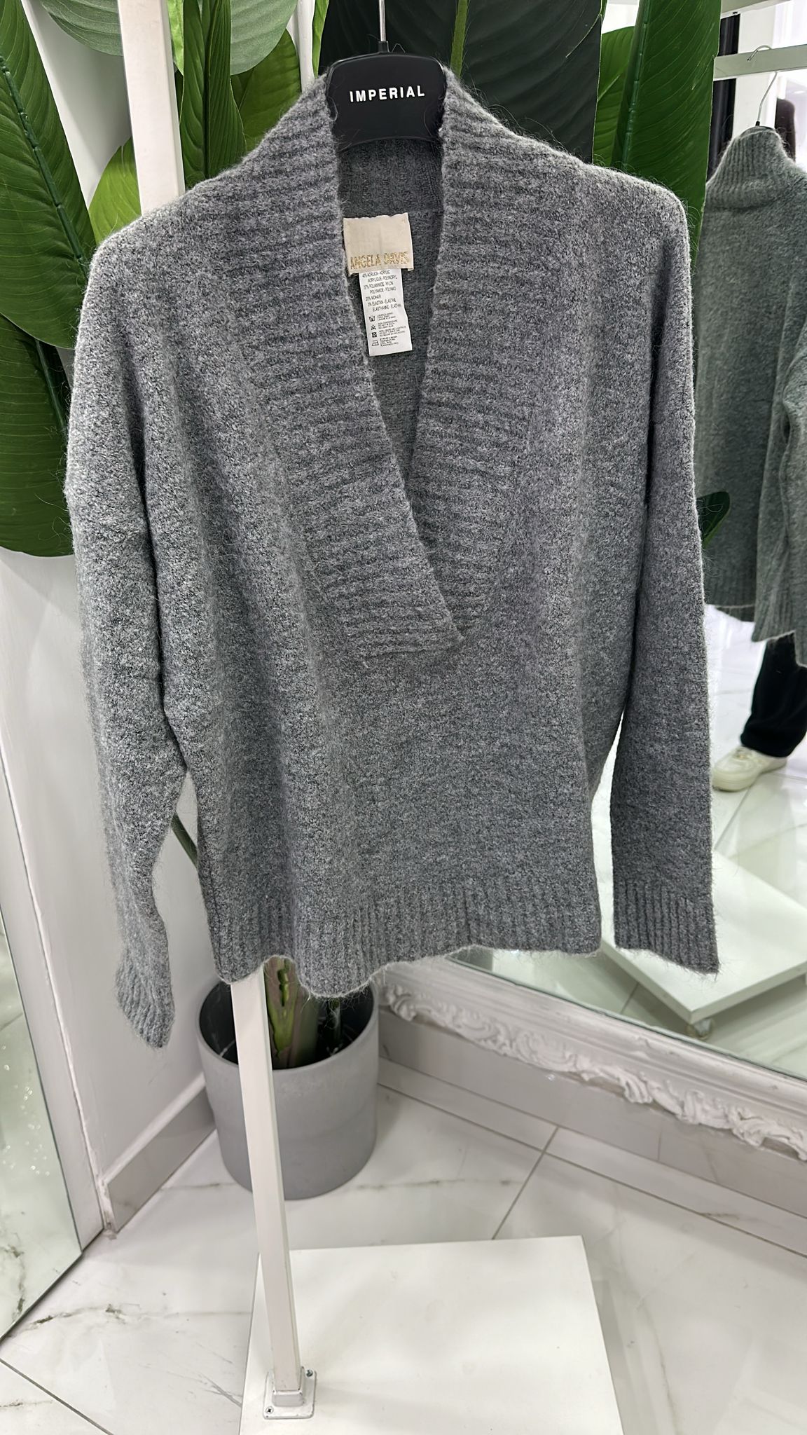 maglia scollo a v moher